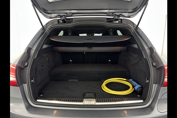 Mercedes-Benz C-Klasse Estate 300 e AMG Limited Business Solution ( Plug-in ) (INCL-BTW) Aut. *LEATHER-ALCANTARA | FULL-LED | NAVI-FULLMAP | TOPVIEW | BLINDSPOT | PREMIUM-AUDIO | DAB | CARPLAY | AMBIENTLIGHT | DIGI-COCKPIT | SPORTSEATS | TOWBAR | 18"ALU*