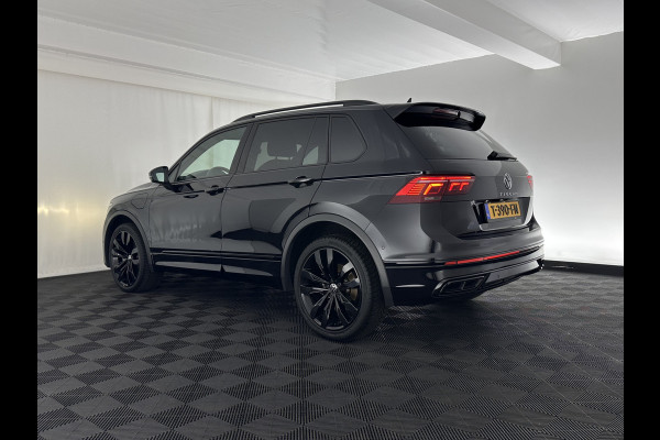Volkswagen Tiguan 1.4 TSI Black-Style R-Line Business eHybrid ( Plug-in ) (INCL-BTW) *HEAD-UP | FULL-LED | ADAPTIVE-CRUISE | TOPVIEW | KEYLESS | DIGI-COCKPIT | HEATED-COMFORTSEATS | NAVI-FULLMAP | DAB+ | PRIVACYGLASS | ECC | CARPLAY | PDC | 20''ALU