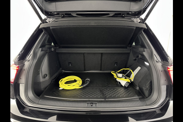 Volkswagen Tiguan 1.4 TSI Black-Style R-Line Business eHybrid ( Plug-in ) (INCL-BTW) *HEAD-UP | FULL-LED | ADAPTIVE-CRUISE | TOPVIEW | KEYLESS | DIGI-COCKPIT | HEATED-COMFORTSEATS | NAVI-FULLMAP | DAB+ | PRIVACYGLASS | ECC | CARPLAY | PDC | 20''ALU