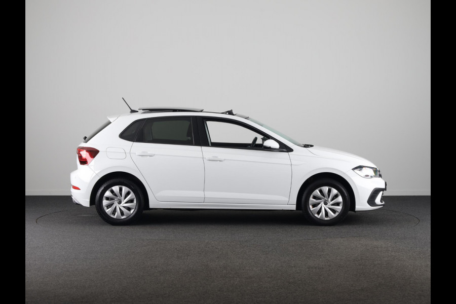 Volkswagen Polo 1.0 TSI Life 95 pk | Navigatie via App | Panoramadak | Parkeersensoren | Adaptieve cruise control | LED koplampen | Stoelverwarming |