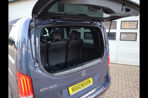 Mercedes-Benz Eqv 300 90 kWh Soh 97,3 % - 8 Peroons - Vol Opties - Pano - Luchtvering - Leder
