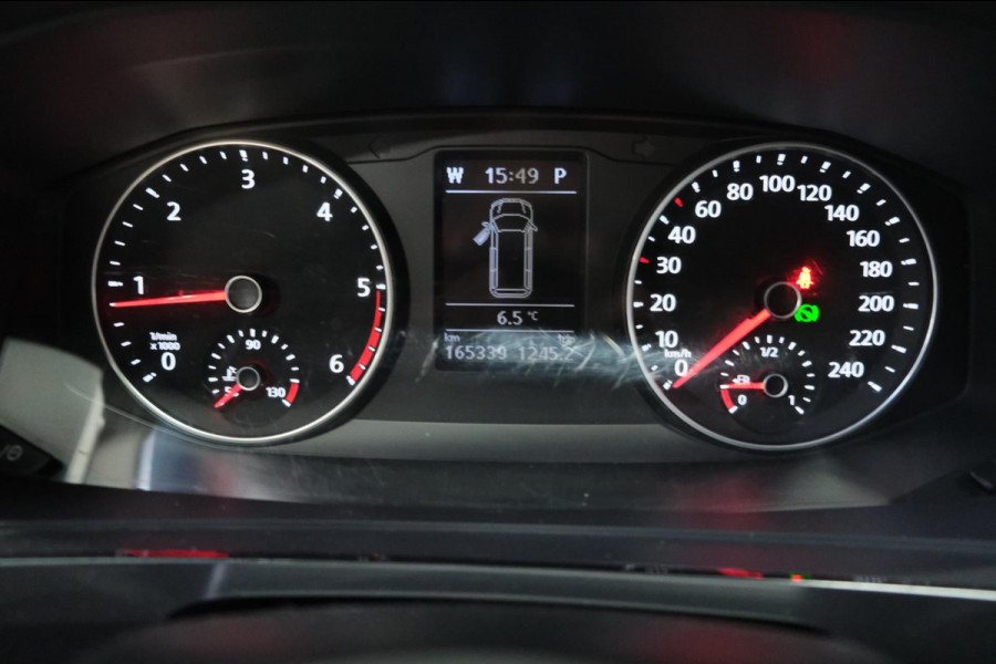 Volkswagen Transporter 2.0 TDI L2H1 DC Highline Automaat - N.A.P. Airco, Cruise, Navi, PDC