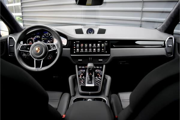 Porsche Cayenne Coupé 3.0 E-Hybrid 462pk SportDesign Techart | Pano | ACC | 22'' Wielen | PDLS+ Matrix | Alcantara dakhemel | Matrix PDLS+ |