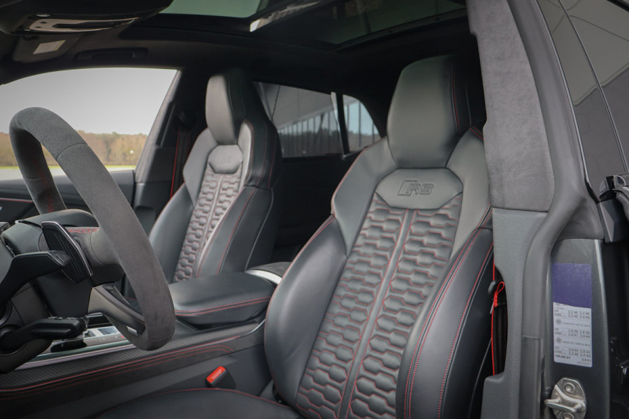 Audi RSQ8 RS Q8 quattro | RS DYNAMIC PACK 305KM/H | KERAMISCH | B&O 3D | 4W-BESTURING | PANORAMADAK | STOELKOELING/VERWARMING/MASSAGE | 23 RSQ8