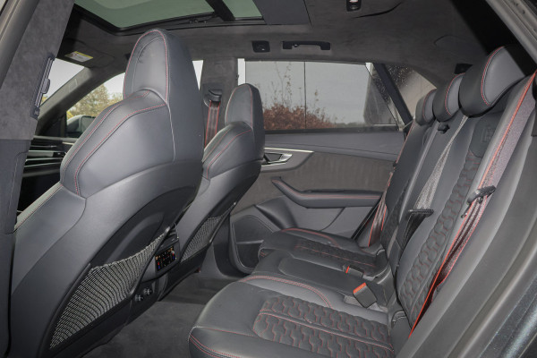 Audi RSQ8 RS Q8 quattro | RS DYNAMIC PACK 305KM/H | KERAMISCH | B&O 3D | 4W-BESTURING | PANORAMADAK | STOELKOELING/VERWARMING/MASSAGE | 23 RSQ8