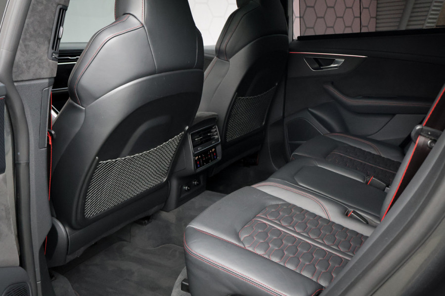 Audi RSQ8 RS Q8 quattro | RS DYNAMIC PACK 305KM/H | KERAMISCH | B&O 3D | 4W-BESTURING | PANORAMADAK | STOELKOELING/VERWARMING/MASSAGE | 23 RSQ8