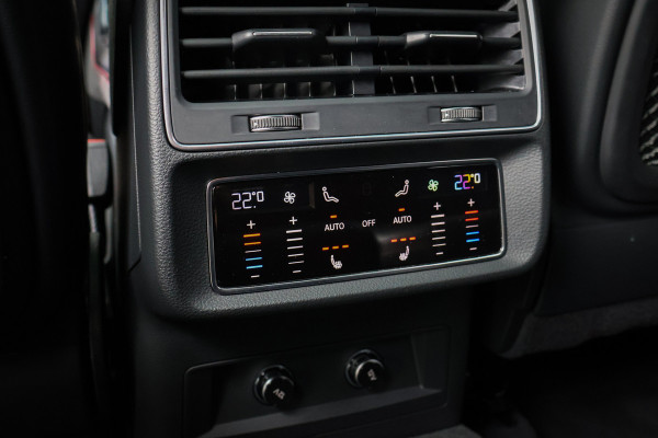 Audi RSQ8 RS Q8 quattro | RS DYNAMIC PACK 305KM/H | KERAMISCH | B&O 3D | 4W-BESTURING | PANORAMADAK | STOELKOELING/VERWARMING/MASSAGE | 23 RSQ8