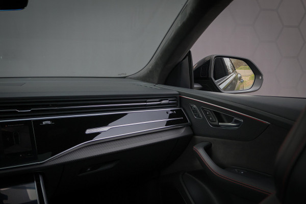 Audi RSQ8 RS Q8 quattro | RS DYNAMIC PACK 305KM/H | KERAMISCH | B&O 3D | 4W-BESTURING | PANORAMADAK | STOELKOELING/VERWARMING/MASSAGE | 23 RSQ8