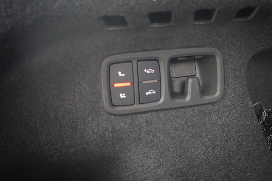 Audi RSQ8 RS Q8 quattro | RS DYNAMIC PACK 305KM/H | KERAMISCH | B&O 3D | 4W-BESTURING | PANORAMADAK | STOELKOELING/VERWARMING/MASSAGE | 23 RSQ8