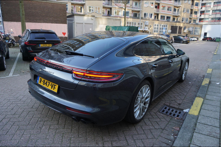 Porsche Panamera 4.0 GTS V8 BiTurbo | Sport Chrono | Luchtvering | Panoramadak | Adaptive + Lane | 4x Memory Verwarming Koeling | Soft close | Sfeerverlichting | Nieuwprijs ca € 226.000,-