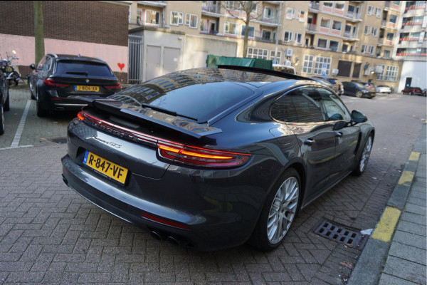 Porsche Panamera 4.0 GTS V8 BiTurbo | Sport Chrono | Luchtvering | Panoramadak | Adaptive + Lane | 4x Memory Verwarming Koeling | Soft close | Sfeerverlichting | Nieuwprijs ca € 226.000,-