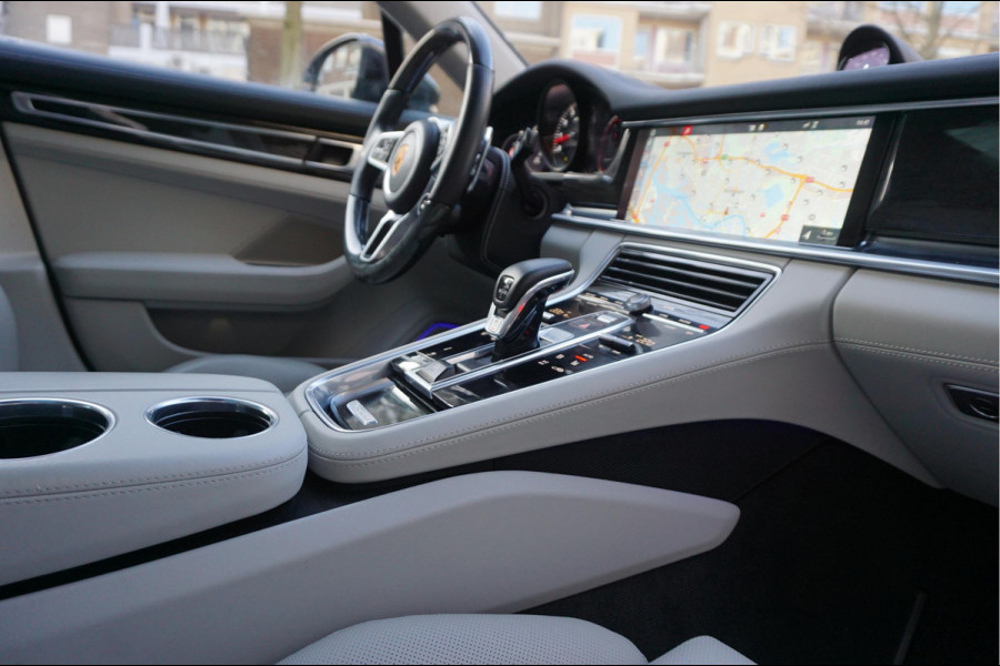 Porsche Panamera 4.0 GTS V8 BiTurbo | Sport Chrono | Luchtvering | Panoramadak | Adaptive + Lane | 4x Memory Verwarming Koeling | Soft close | Sfeerverlichting | Nieuwprijs ca € 226.000,-