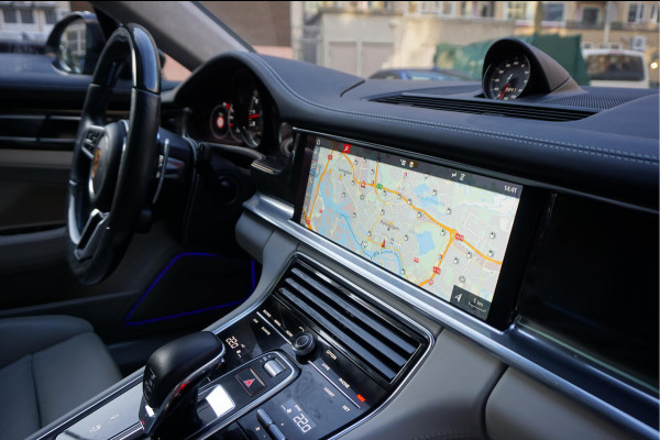 Porsche Panamera 4.0 GTS V8 BiTurbo | Sport Chrono | Luchtvering | Panoramadak | Adaptive + Lane | 4x Memory Verwarming Koeling | Soft close | Sfeerverlichting | Nieuwprijs ca € 226.000,-