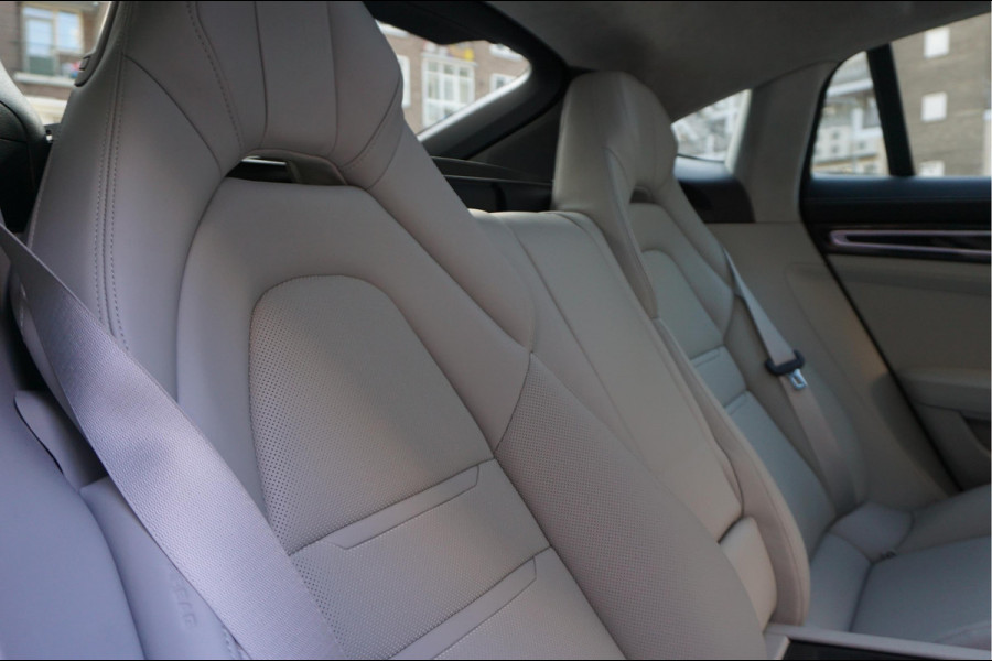 Porsche Panamera 4.0 GTS V8 BiTurbo | Sport Chrono | Luchtvering | Panoramadak | Adaptive + Lane | 4x Memory Verwarming Koeling | Soft close | Sfeerverlichting | Nieuwprijs ca € 226.000,-