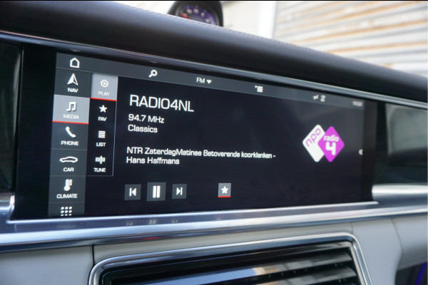 Porsche Panamera 4.0 GTS V8 BiTurbo | Sport Chrono | Luchtvering | Panoramadak | Adaptive + Lane | 4x Memory Verwarming Koeling | Soft close | Sfeerverlichting | Nieuwprijs ca € 226.000,-