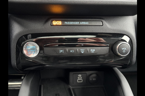 Ford Kuga 2.5 PHEV ST-Line X 243pk | orig. NL auto | Panoramadak | Wegklapbare trekhaak | Winter Pack | 19 inch | Adaptieve LED | Head up Display | Solar Silver