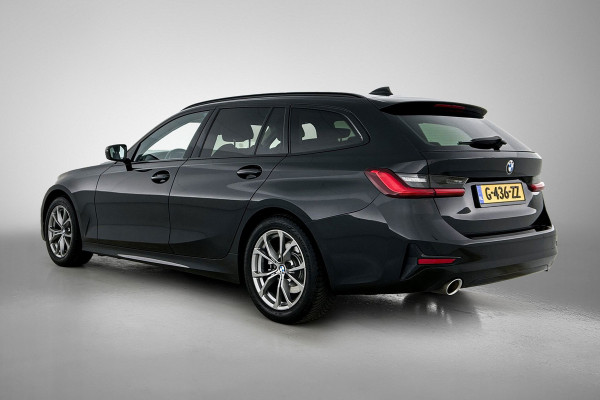 BMW 3 Serie Touring 320i Executive Edition(2e Eig, NL-auto, Dealer onderH, Navi Prof, Carplay, Sportstoelen, Parkeerhulp, Etc)