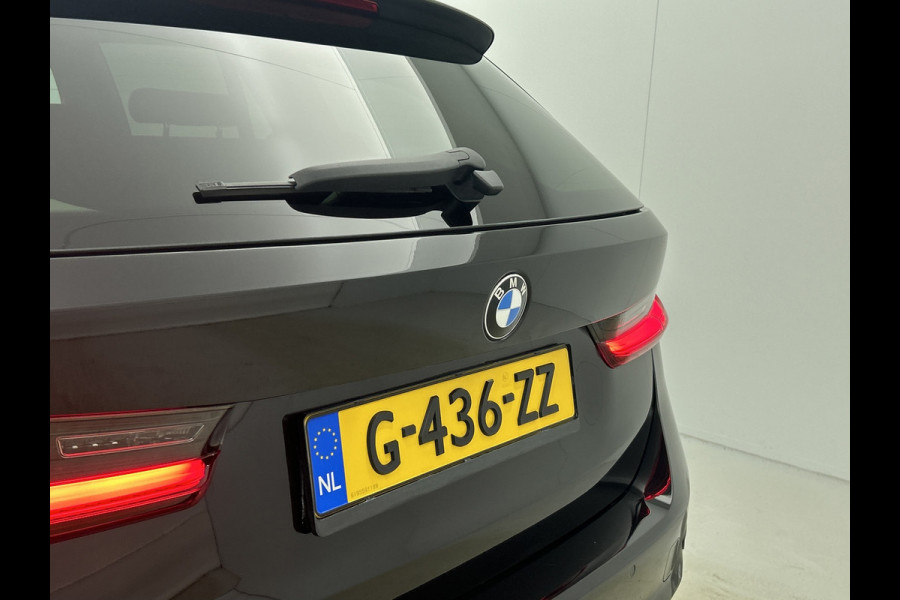 BMW 3 Serie Touring 320i Executive Edition(2e Eig, NL-auto, Dealer onderH, Navi Prof, Carplay, Sportstoelen, Parkeerhulp, Etc)