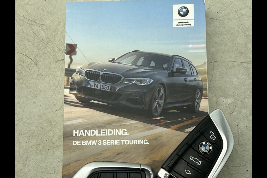 BMW 3 Serie Touring 320i Executive Edition(2e Eig, NL-auto, Dealer onderH, Navi Prof, Carplay, Sportstoelen, Parkeerhulp, Etc)