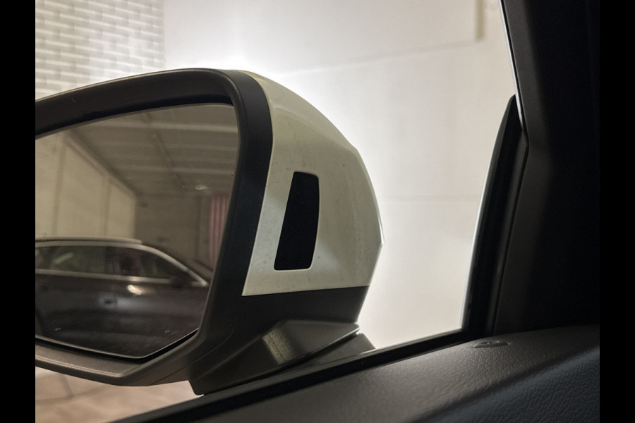 Audi Q3 45 TFSIe 245PK S-TRONIC S-LINE HYBRID CARPLAY/PDC/VIRTUAL