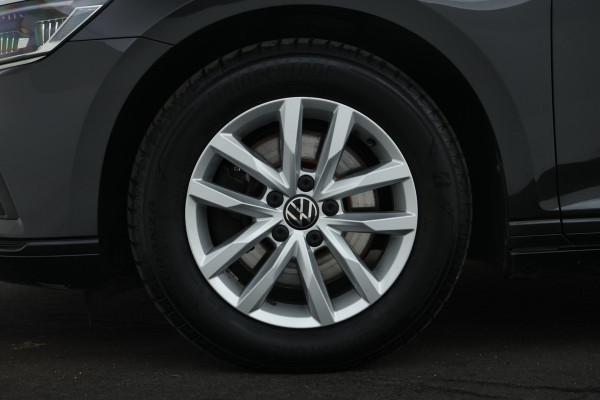 Volkswagen Passat Variant 1.5 TSI Elegance Business Trekhaak, Panorama, Navigatie, Stoelverwarming!