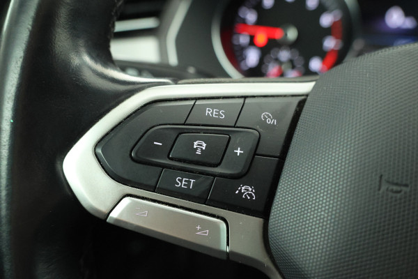 Volkswagen Passat Variant 1.5 TSI Elegance Business Trekhaak, Panorama, Navigatie, Stoelverwarming!