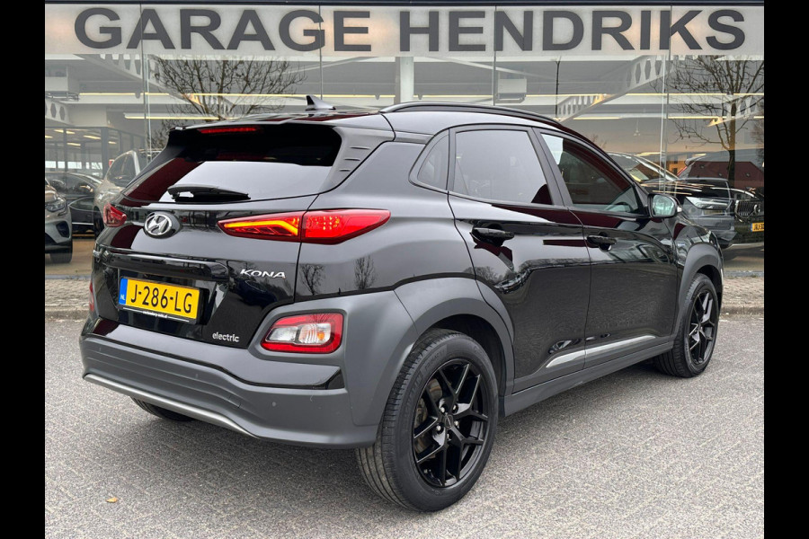 Hyundai Kona EV Fashion 64 kWh | SOH: 96,2% | 3 Fase | warmtepomp | Black Edition LM |  HUD | Blindspot | Climate | Navi |