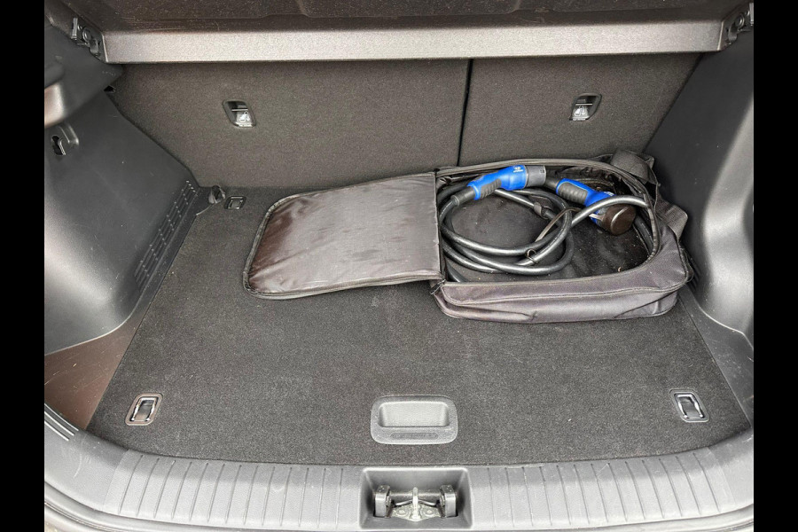 Hyundai Kona EV Fashion 64 kWh | SOH: 96,2% | 3 Fase | warmtepomp | Black Edition LM |  HUD | Blindspot | Climate | Navi |