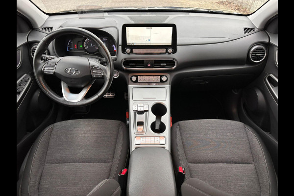 Hyundai Kona EV Fashion 64 kWh | SOH: 96,2% | 3 Fase | warmtepomp | Black Edition LM |  HUD | Blindspot | Climate | Navi |
