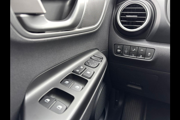Hyundai Kona EV Fashion 64 kWh | SOH: 96,2% | 3 Fase | warmtepomp | Black Edition LM |  HUD | Blindspot | Climate | Navi |