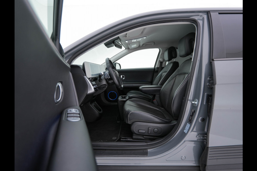 Hyundai IONIQ 5 Connect+ 73kWh [ 3-Fase ] {SOH-100%} (INCL-BTW) Aut *HEATPUMP | LEATHER | BOSE-AUDIO | FULL-LED | DIGI-COCKPIT | AMBIENTLIGHT | DAB | SHIFTPADDLES | HEAD-UP | NAVI-FULLMAP | KEYLESS | CAMERA | HEATED-COMFORTSEATS | TOWBAR | 19"A