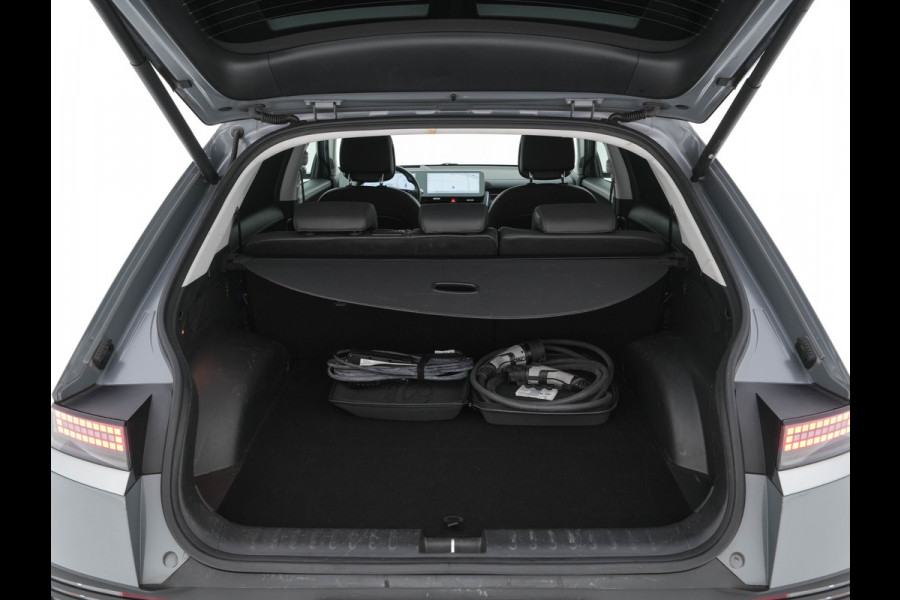 Hyundai IONIQ 5 Connect+ 73kWh [ 3-Fase ] {SOH-100%} (INCL-BTW) Aut *HEATPUMP | LEATHER | BOSE-AUDIO | FULL-LED | DIGI-COCKPIT | AMBIENTLIGHT | DAB | SHIFTPADDLES | HEAD-UP | NAVI-FULLMAP | KEYLESS | CAMERA | HEATED-COMFORTSEATS | TOWBAR | 19"A