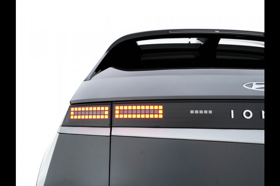 Hyundai IONIQ 5 Connect+ 73kWh [ 3-Fase ] {SOH-100%} (INCL-BTW) Aut *HEATPUMP | LEATHER | BOSE-AUDIO | FULL-LED | DIGI-COCKPIT | AMBIENTLIGHT | DAB | SHIFTPADDLES | HEAD-UP | NAVI-FULLMAP | KEYLESS | CAMERA | HEATED-COMFORTSEATS | TOWBAR | 19"A