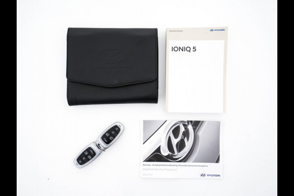 Hyundai IONIQ 5 Connect+ 73kWh [ 3-Fase ] {SOH-100%} (INCL-BTW) Aut *HEATPUMP | LEATHER | BOSE-AUDIO | FULL-LED | DIGI-COCKPIT | AMBIENTLIGHT | DAB | SHIFTPADDLES | HEAD-UP | NAVI-FULLMAP | KEYLESS | CAMERA | HEATED-COMFORTSEATS | TOWBAR | 19"A