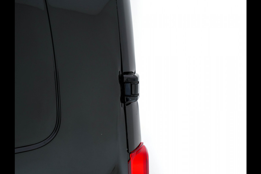 Opel Vivaro-e L2H1 Innovation 50 kWh 3-Pers [ 3-Fase-11kW ] {SOH-93%} Aut. *LEATHER | NAVI-FULLMAP | CAMERA | AIRCO | DAB+ | PDC | CRUISE | CARPLAY*