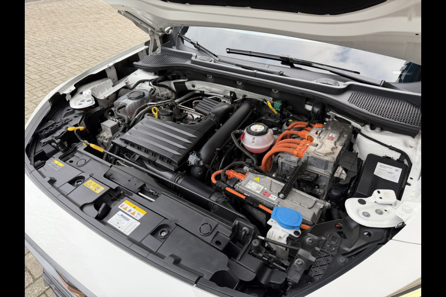 CUPRA Formentor 1.4 e-Hybrid VZ Copper Edition / Trekhaak (1.500KG) / Panoramadak / PDC / Adaptive Cruise / Leder / 245 PK