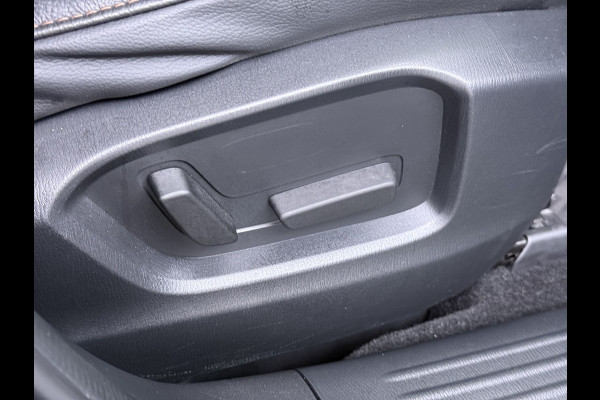 Mazda CX-5 2.0I AUT.6 165pk GT M Elektr.Mem.Stoel Leer Trekhaak Bose®-Audio Apple Carplay Android Auto Navi Camera Stoel+Stuurverwarming Pd Dodehoek detector Cruise control Led Privacy Glas Bluetooth Lmv 19" Origineel Nederlandse, zeer complete Mazda CX-5 SUPERCARAVANTREKKER 2.000KG Trekgewicht