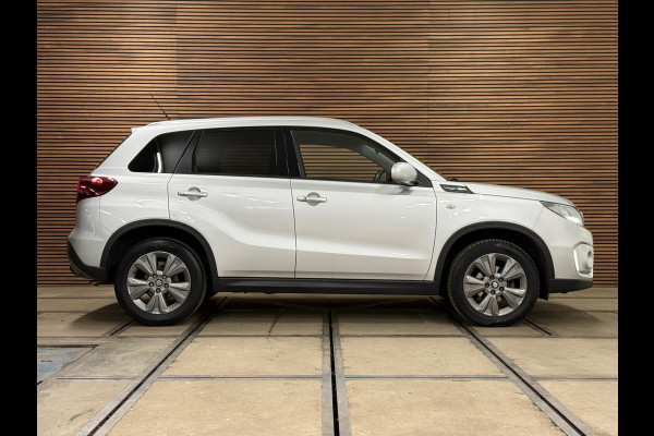 Suzuki Vitara 1.4 Boosterjet Select Smart Hybrid Automaat | LED | Camera | Trekhaak