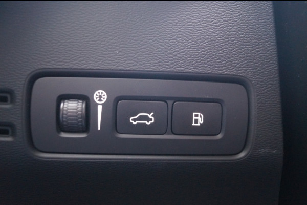 Volvo XC40 1.5 T4 Plug-in Hybrid Core Bright -LEER-NAVI-ECC-