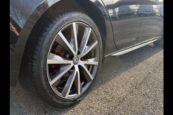 Alfa Romeo Giulietta 1.4 Turbo MultiAir Super | NL-auto | Pano | Leder | Navi | Cruise