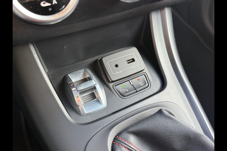 Alfa Romeo Giulietta 1.4 Turbo MultiAir Super | NL-auto | Pano | Leder | Navi | Cruise