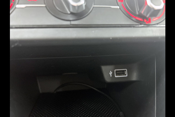 Volkswagen Polo 1.0 TSI Comfortline (NL-auto, Goed OnderH, Parkeersensoren, Adaptieve Cruise Con, Airco, Etc)