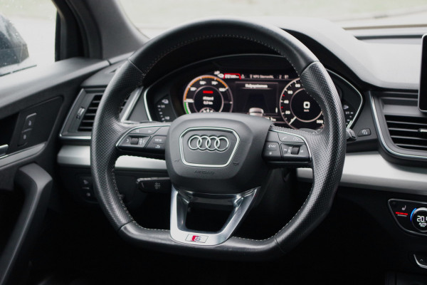 Audi Q5 55 TFSI e 367 PK Quattro Competition S-Line PHEV, Luchtvering, Panoramadak, Camera