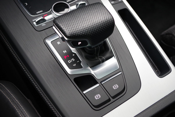 Audi Q5 55 TFSI e 367 PK Quattro Competition S-Line PHEV, Luchtvering, Panoramadak, Camera