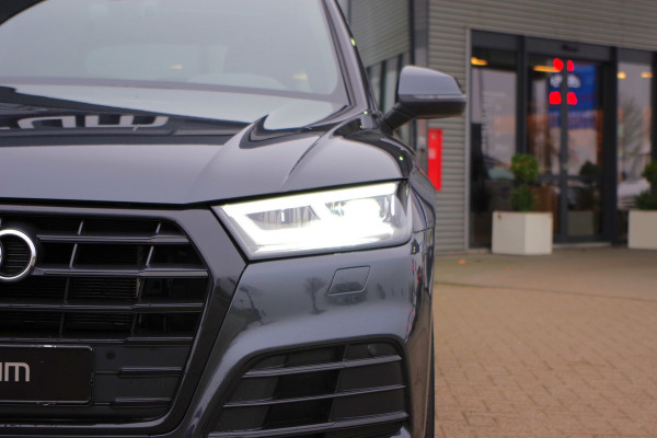 Audi Q5 55 TFSI e 367 PK Quattro Competition S-Line PHEV, Luchtvering, Panoramadak, Camera