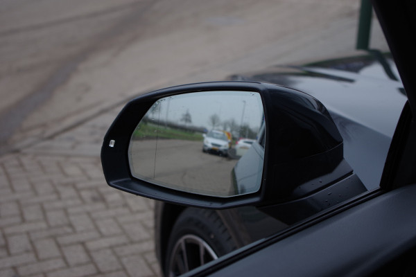 Audi Q5 55 TFSI e 367 PK Quattro Competition S-Line PHEV, Luchtvering, Panoramadak, Camera