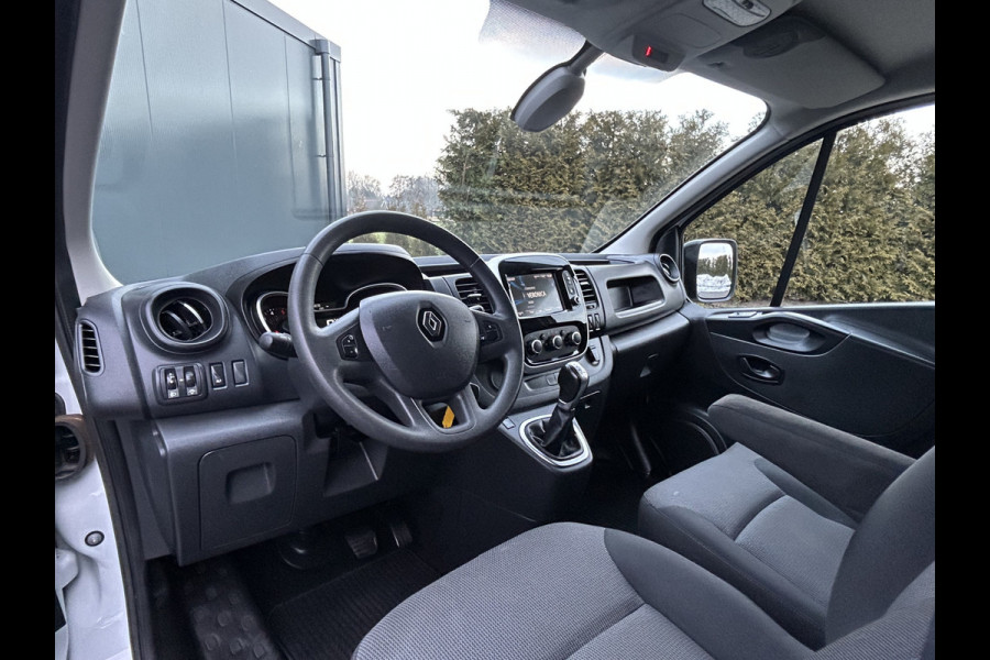 Renault Trafic 2.0 dCi 146 PK / L2H1 / 1e EIG. / AUTOMAAT / SORTIMO INRICHTING / TREKHAAK / AIRCO / CRUISE / BLUETOOTH / 3-ZITS
