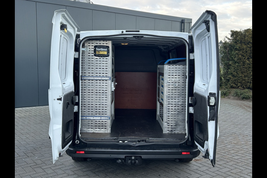 Renault Trafic 2.0 dCi 146 PK / L2H1 / 1e EIG. / AUTOMAAT / SORTIMO INRICHTING / TREKHAAK / AIRCO / CRUISE / BLUETOOTH / 3-ZITS