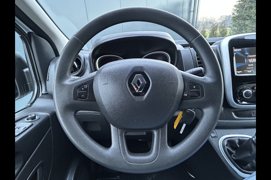 Renault Trafic 2.0 dCi 146 PK / L2H1 / 1e EIG. / AUTOMAAT / SORTIMO INRICHTING / TREKHAAK / AIRCO / CRUISE / BLUETOOTH / 3-ZITS