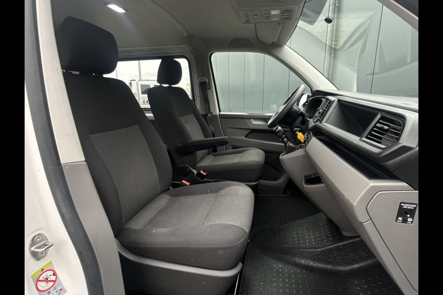 Volkswagen Transporter 2.0 TDI 111 PK / L2H1 / DUBBE CABINE / 1e EIG. / IMPERIAAL / TREKHAAK / AIRCO / CRUISE
